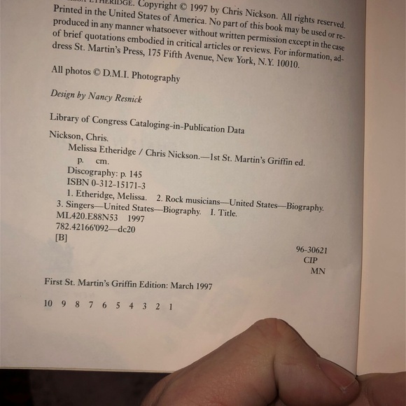 Melissa Etheridge Biography Book - Picture 3 of 5